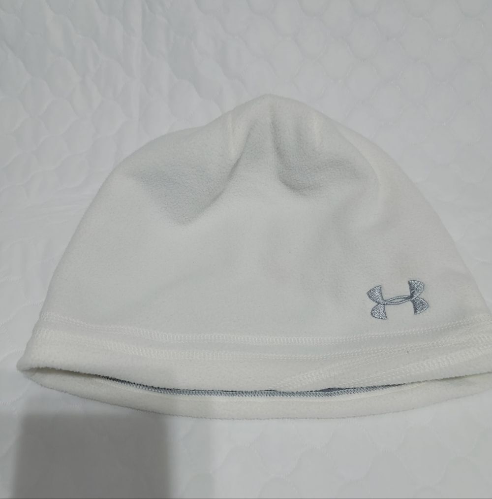 Under Armour Womens White fleece Beanie